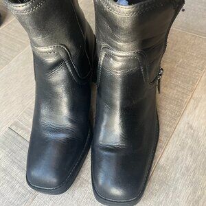 Naturalizer boots 5.5